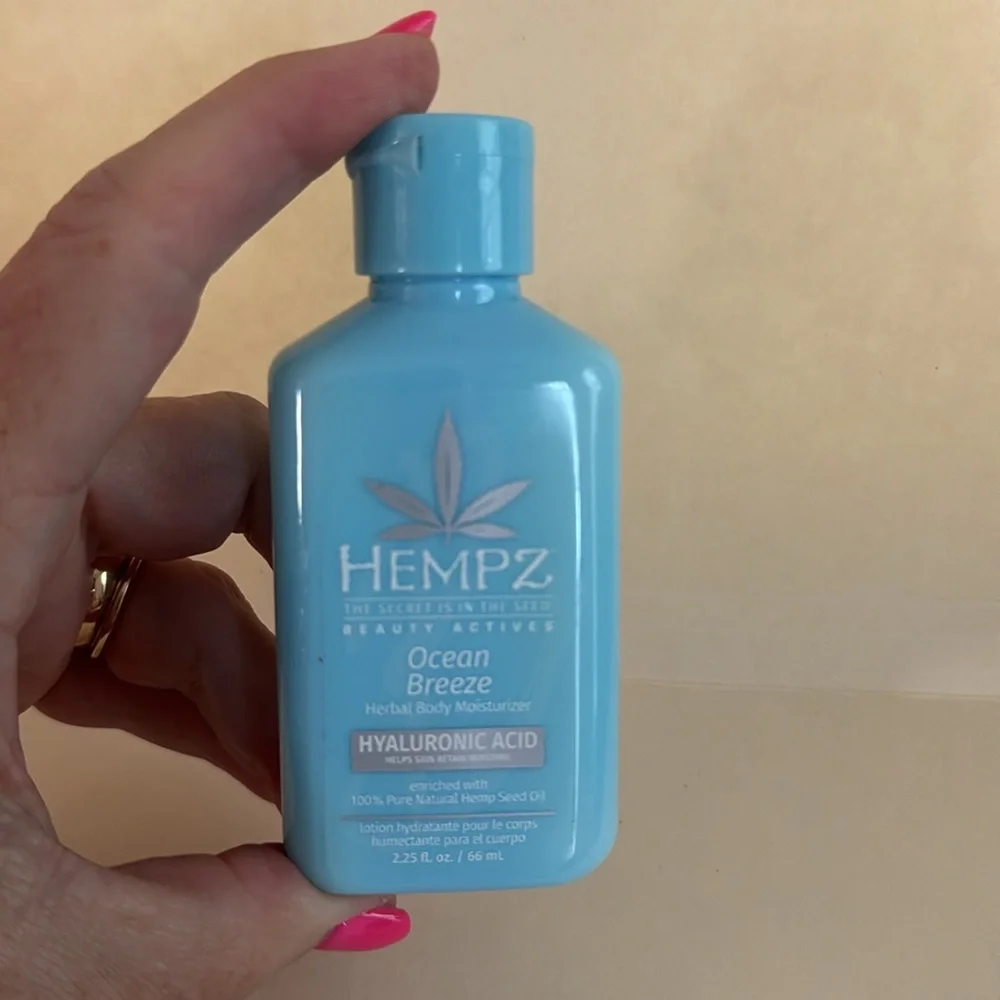 HEMPZ Ocean Breeze Herbal Body Moisturizer With Hyaluronic Acid Mini 2.25 oz NIP
